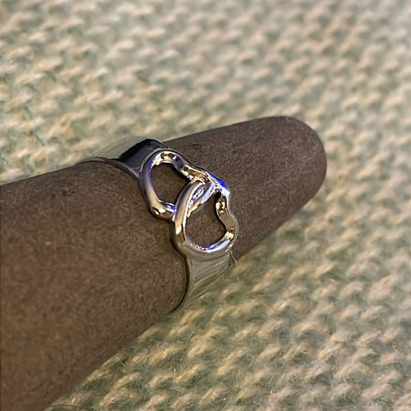Double Heart NWOT Silver Tone Toe Ring - Picture 1 of 2